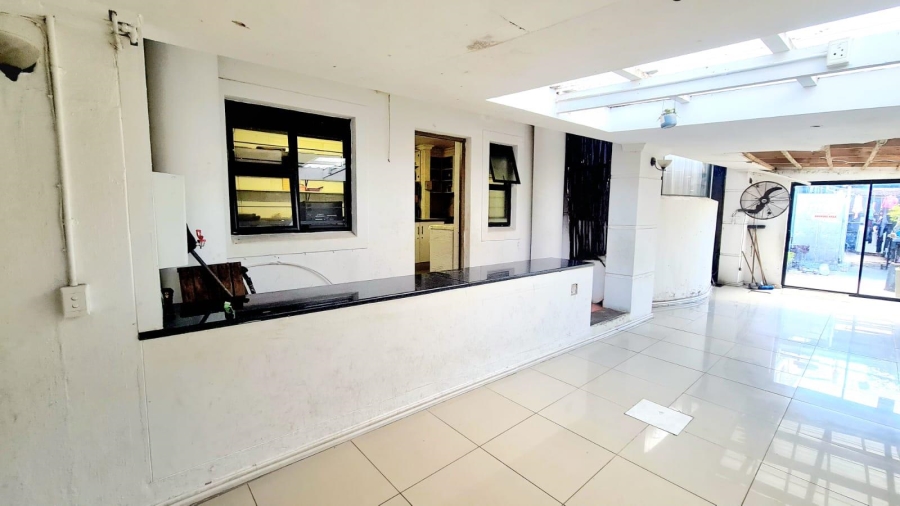 6 Bedroom Property for Sale in Crawford Western Cape